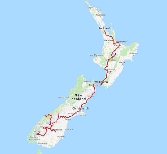 Uuden-Seelannnin kartta, jossa näkyy punaisella ajattu reitti lähes koko maan läpi.