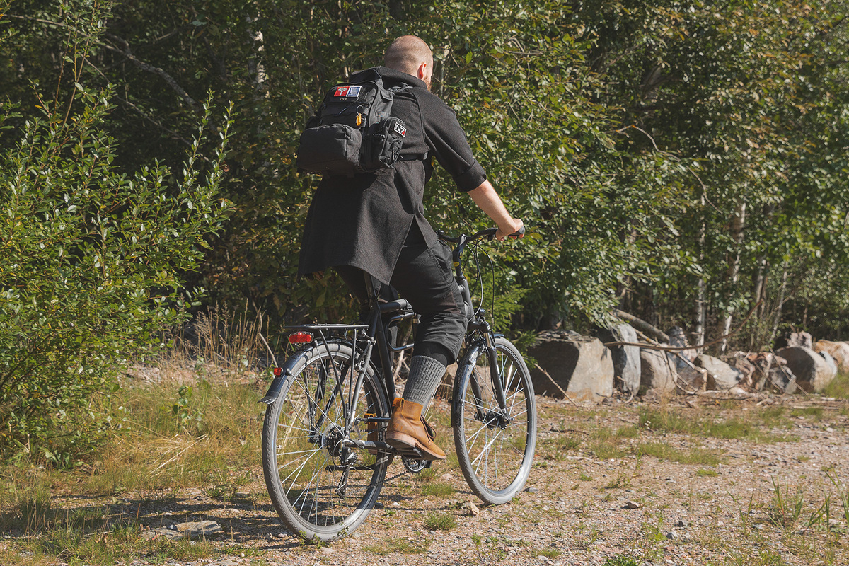 CP10 Combat Pack on a bicyclist