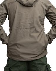 Särmä Softshell-takki. Takana "metsästäjätasku", eli pitkä vetoketjusulkuinen tunnelitasku.