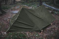 Brittiläinen 2-hengen WW2-mallin teltta, ylijäämä. Vihreä vaihtoehto. Sävy saattaa vaihdella tummemmasta hiukan vaaleampaan