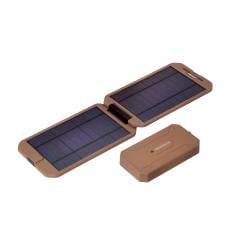 Powertraveller Tactical Extreme Solar Kit. Varavirtalähteellä latailet, kun mollukka ei helota ja aurinkolaturilla, kun helottaa.