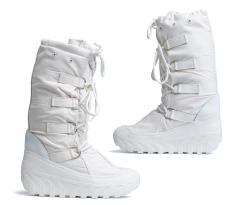 Italialaiset talvisaappaat, "Moon Boots", uudenveroiset.  Nyt on kaunista! Italian vuoristojoukkojen iskemättömät valkoiset talvisaappaat, joita kehtaa käyttää missä tahansa.