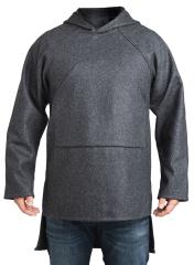 Särmä Blanket Shirt huopatakki. Mallin rinnanympärys 118 cm ja pituus 178 cm, päällä koko S/M.