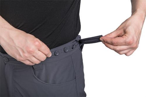 Särmä Zip-off housut. Kylkisäätö toimii joustonauhalla ja napeilla, eli ei löysty itsekseen.
