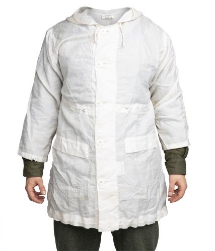 Hollantilainen lumipuvun takki, ylijäämä. Kuvassa koon "Medium" takki. Huomaa lyhet hihat.