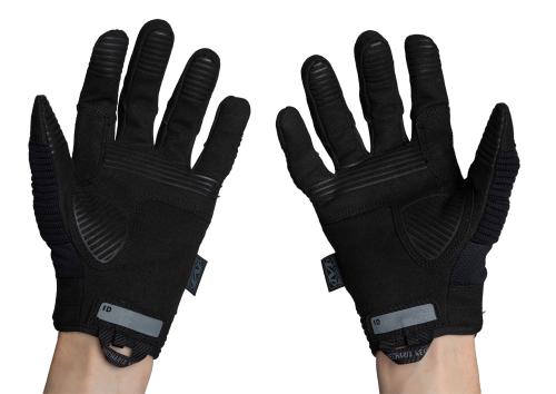 Mechanix M-Pact 3 Gloves. Sormenpäissä on kulumisvahvikkeet, pitävät viirut, ja niillä voi käyttää kosketusnäyttöjä