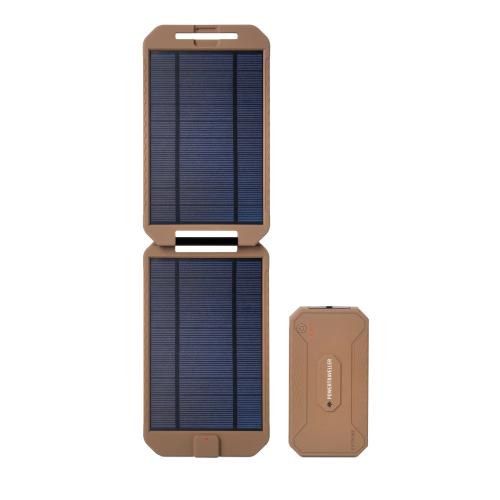 Powertraveller Tactical Extreme Solar Kit. Varavirtalähteellä latailet, kun mollukka ei helota ja aurinkolaturilla, kun helottaa.