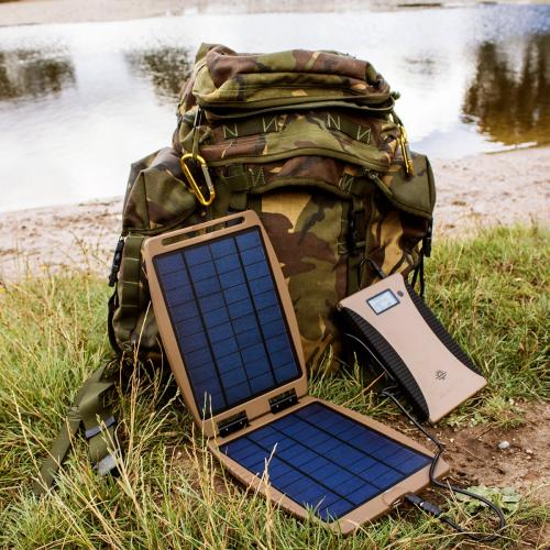 Powertraveller Tactical Solargorilla aurinkolaturi. Käytä yhdessä Powergorilla-varavirtalähteen kanssa, kun sää on epävakaa. Powergorilla myydään erikseen.