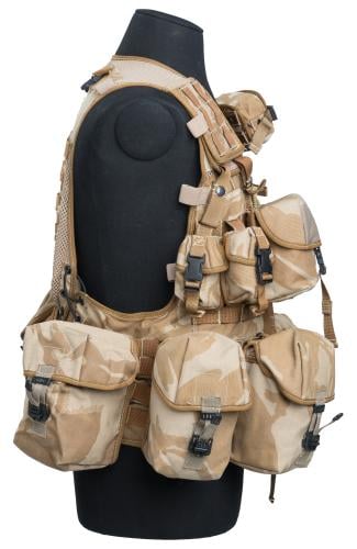Brittiläinen Osprey taisteluliivi taskuilla, Desert DPM, ylijäämä. 