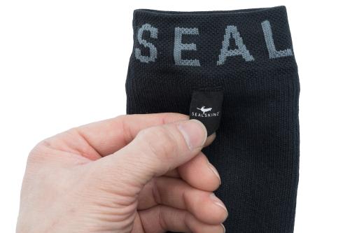 Sealskinz Waterproof All Weather Mid-length Sock with Hydrostop kalvosukat. 